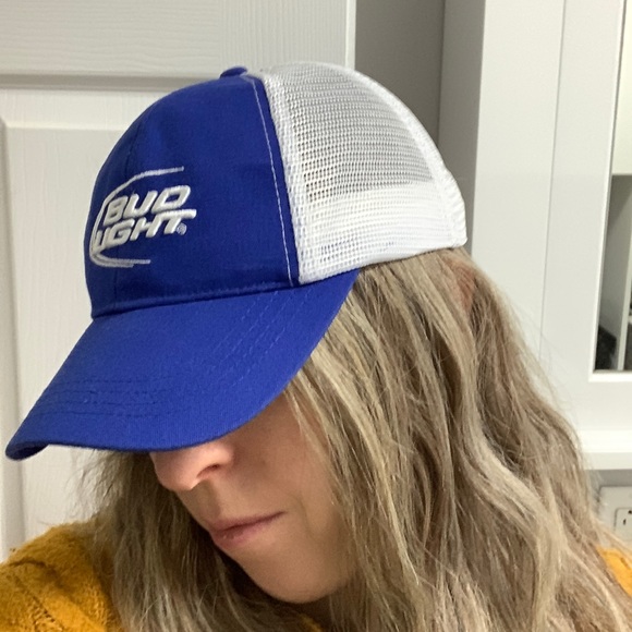 2 Vintage Bud light summer caps - Picture 2 of 4